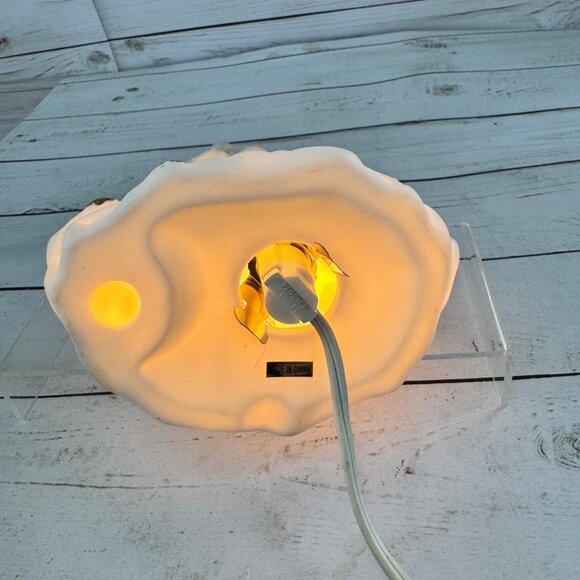 Vintage Light Up Angel Christmas Tree Figurine • Ceramic Gold Accents • Plug-In - Picture 8 of 15